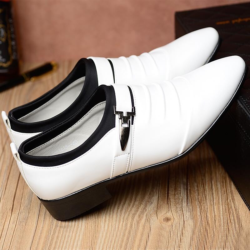 winter new casual shoes men's set feet business formal leather shoes plus size trendy men's shoes one piece delivery