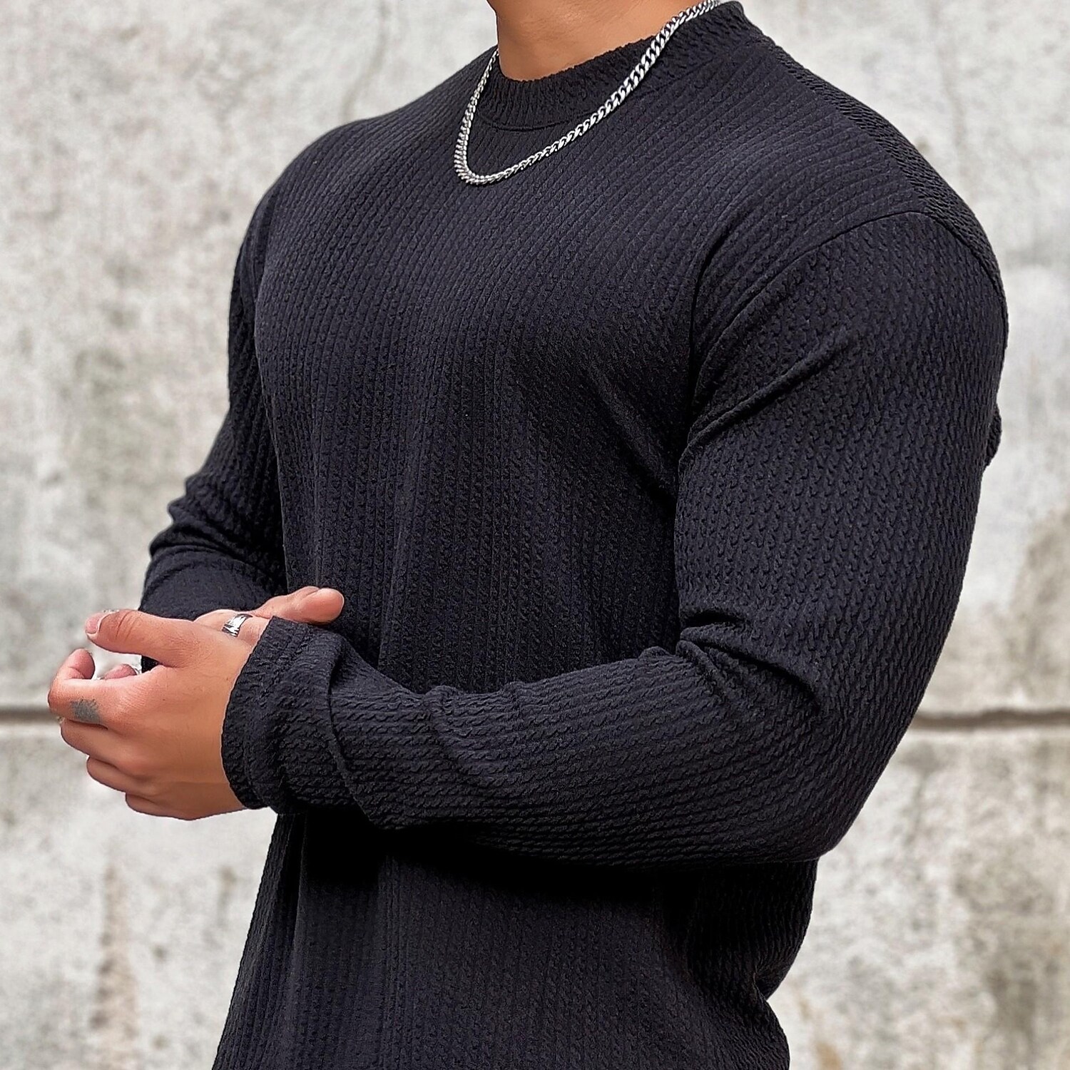 Men's Fitness Long-sleeved Round Neck Simple Loose Bottoming Shirt